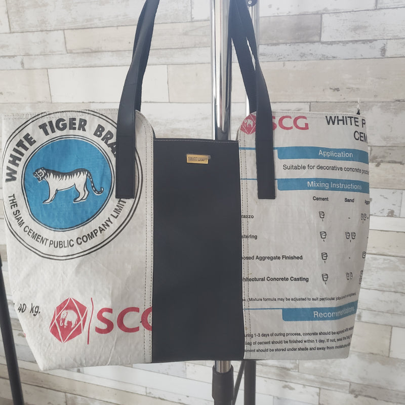 バッグ/ホワイトタイガー