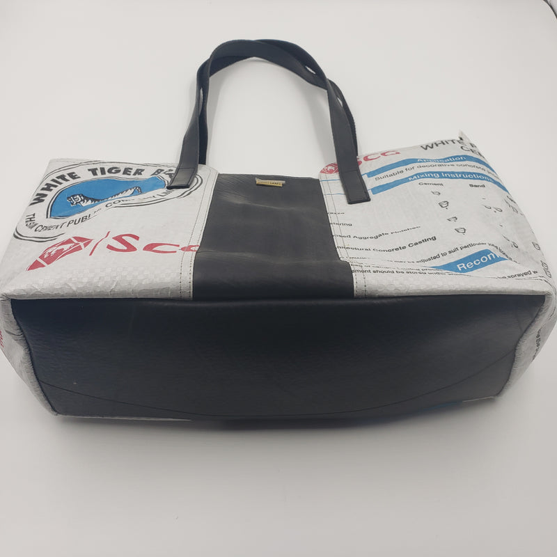 バッグ/ホワイトタイガー