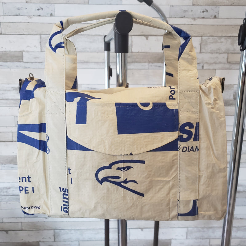 バッグ(肩がけも可)/イーグル