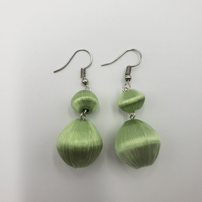 ひょうたん型 糸ピアス